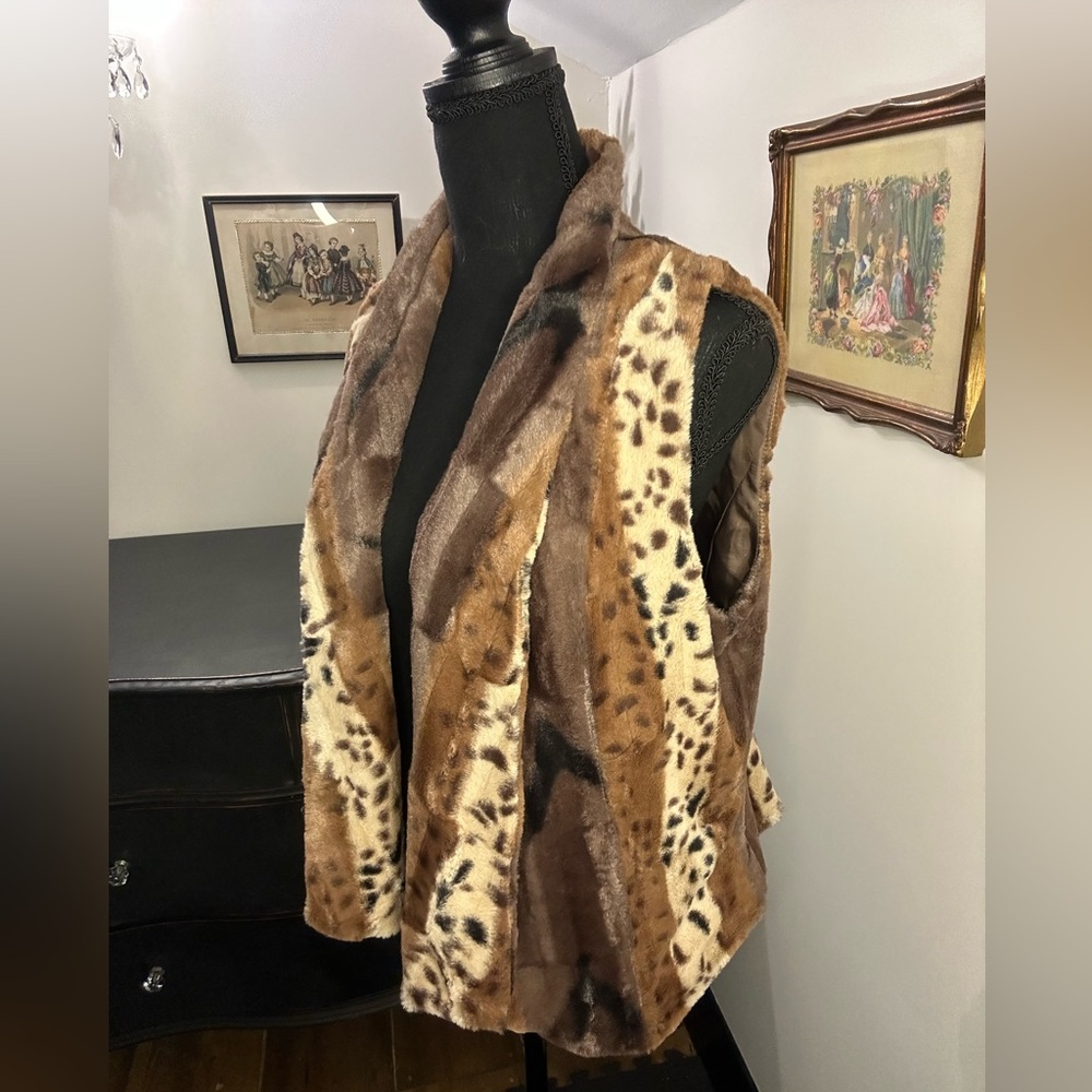 Leopard print faux fur vest
